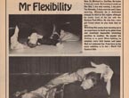 Mr. Flexibility Mike Kuhr in einer englischen Kampfsportzeitung